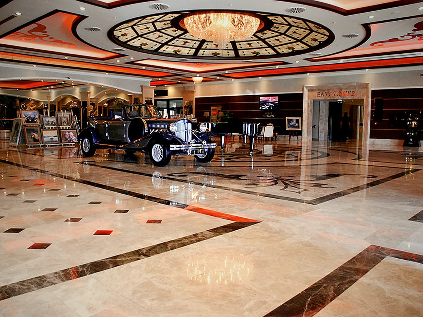 Cratos Premium Hotel